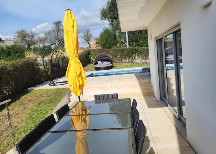 Casa Rogel By Armacao De Pera With Heated Pool And Games
