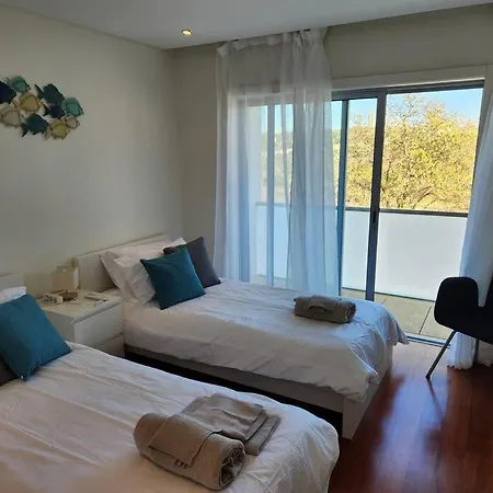 Semesterbostad Casa Rogel By Armacao De Pera With Heated Pool And Games Alcantarilha