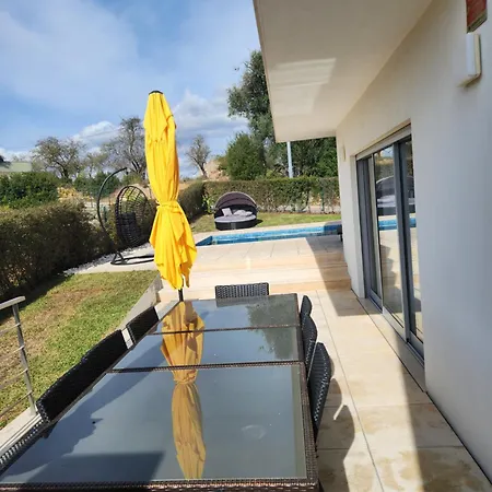 Casa Rogel By Armacao De Pera With Heated Pool And Games