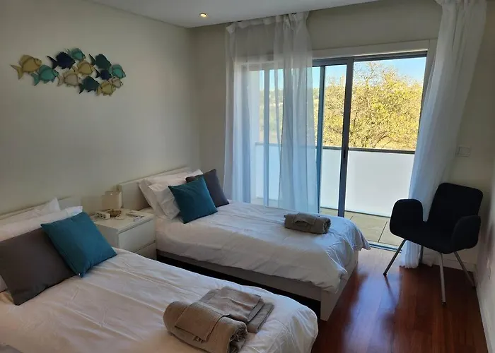 Casa de Férias Casa Rogel By Armação De Pêra With Heated Pool&games Alcantarilha