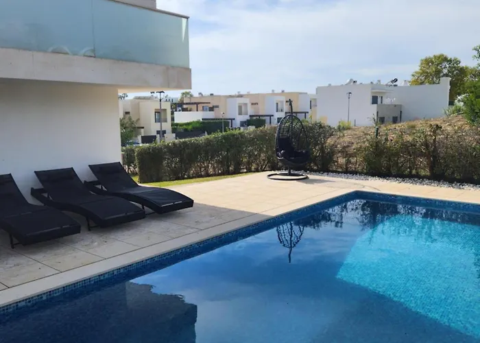 Casa de Férias Casa Rogel By Armação De Pêra With Heated Pool&games Alcantarilha